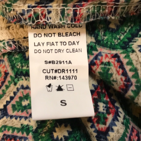 Sleeveless Aztec like flare blouse from Nashville - Picture 7 of 7